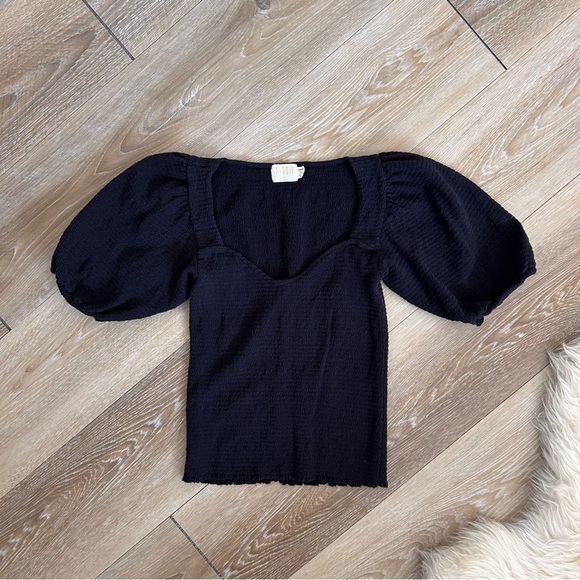 Nation LTD Bianca Smocked 80's Puff Sleeve Tee Black - Picture 6 of 9